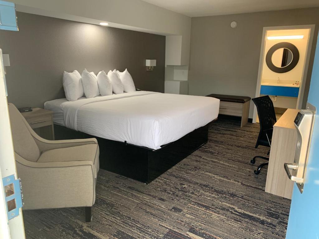 Days Inn By Wyndham Senatobia Exterior photo
