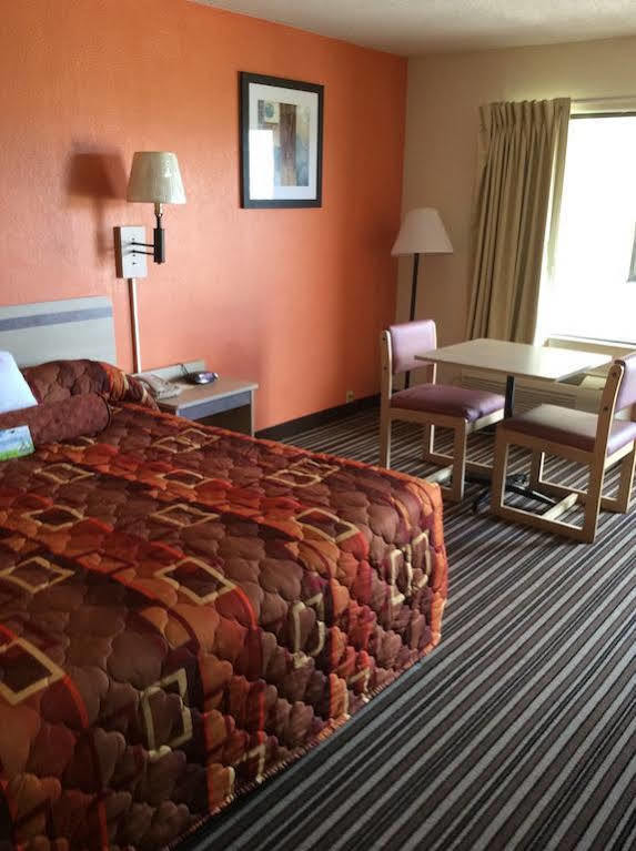 Days Inn By Wyndham Senatobia Exterior photo