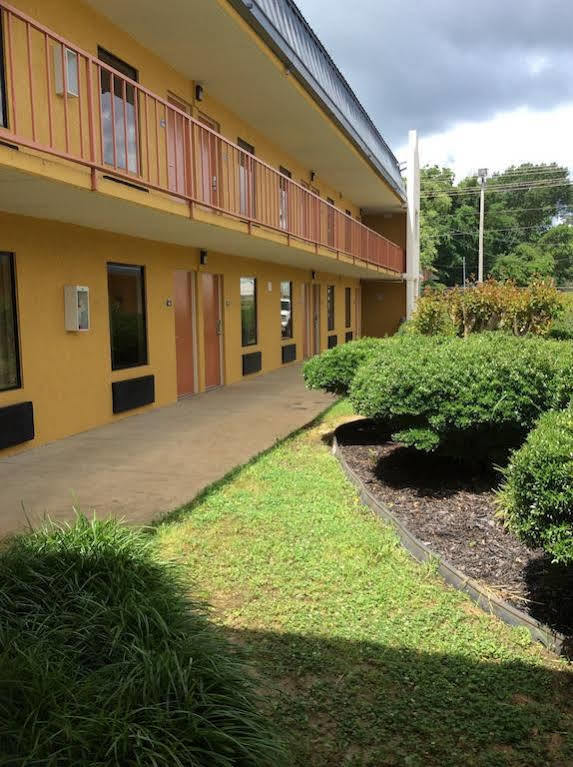 Days Inn By Wyndham Senatobia Exterior photo